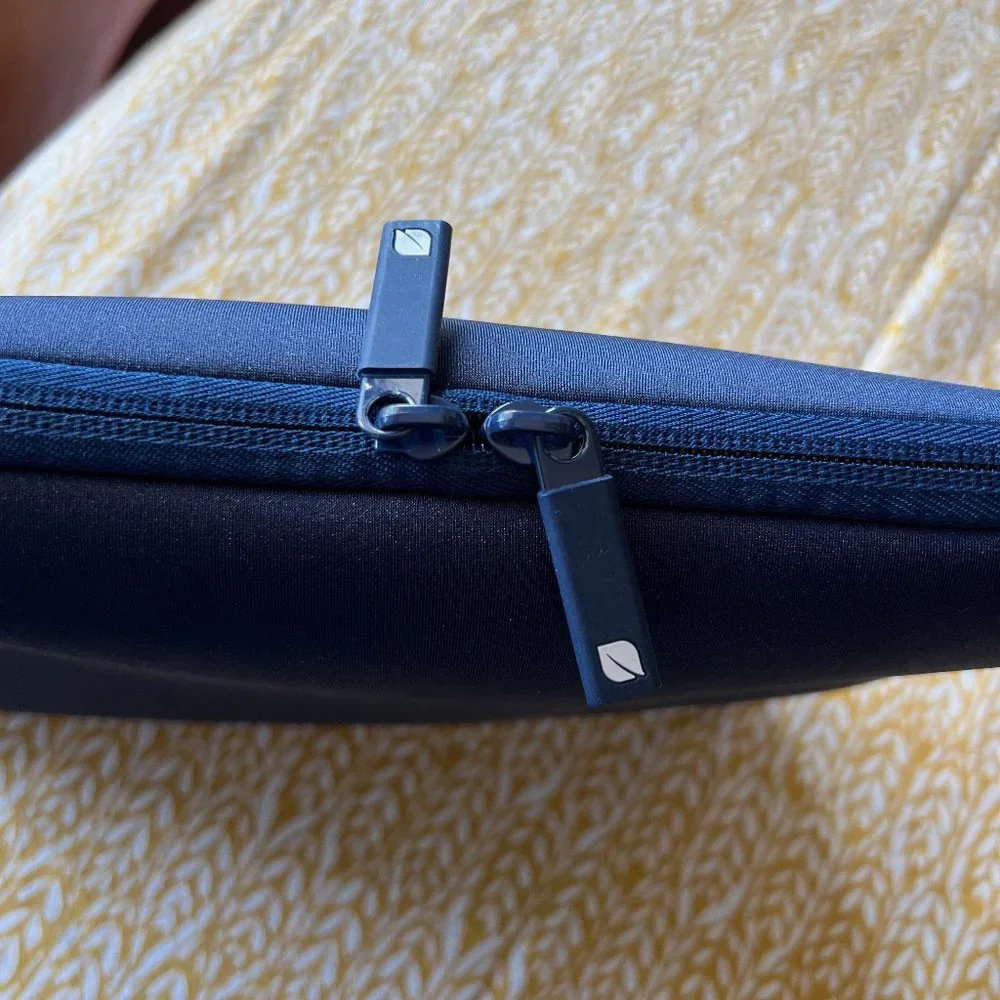 Computer protective sleeve